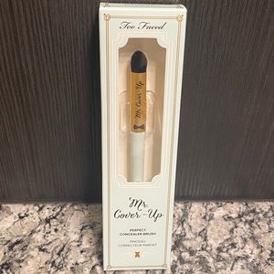 Too Faced Mr. Cover-Up, Perfect Concealer Brush, Brand NEW